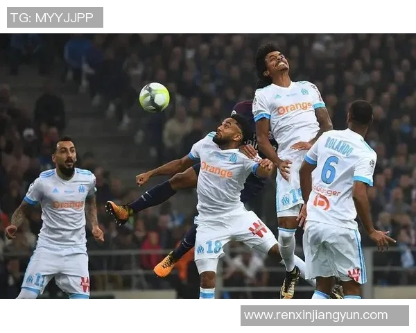 足球明星璀璨星光照耀绿茵场的荣耀与梦想之旅