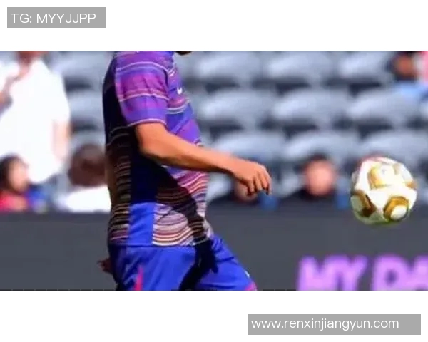 足球明星男士瘦腿图片展示运动魅力与时尚风范